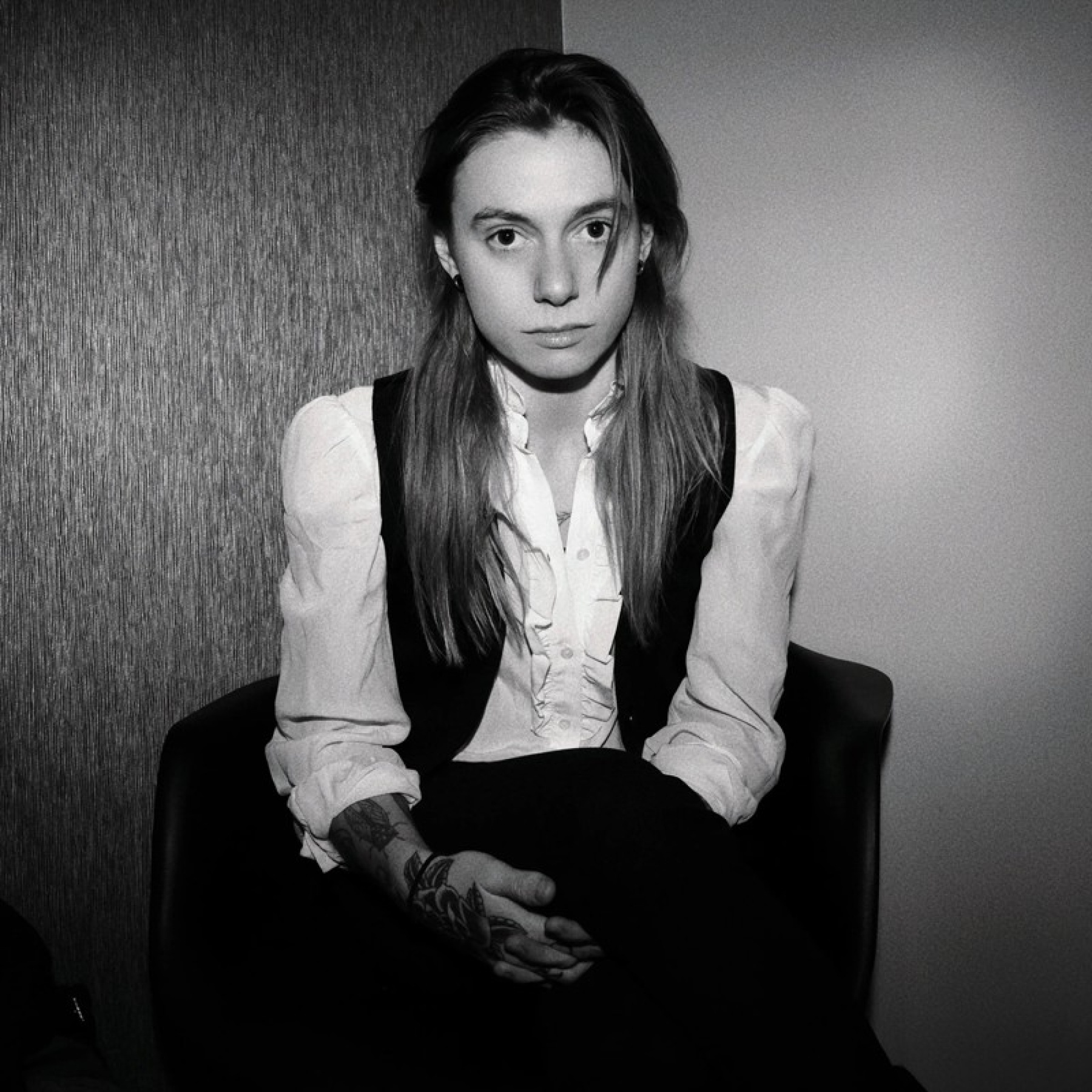 Black and white picture of a woman