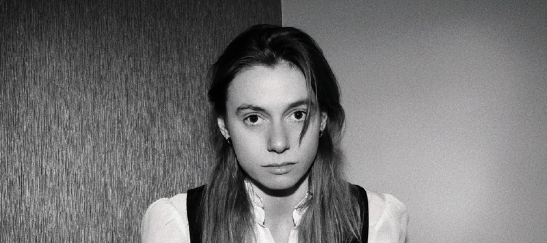 Black and white picture of a woman
